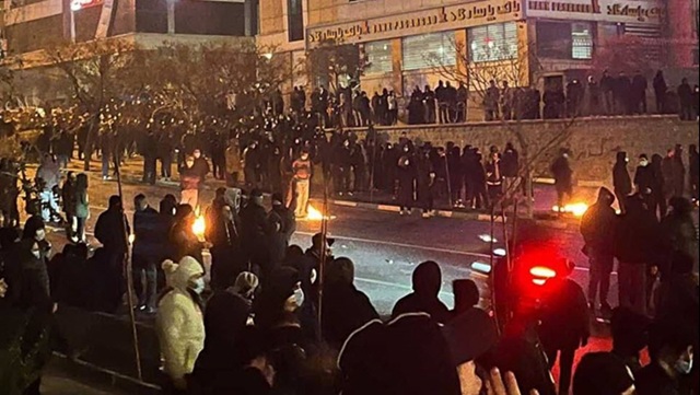 ایران؛ انقلابی عظیم جریان دارد